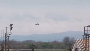 f-16.jpg